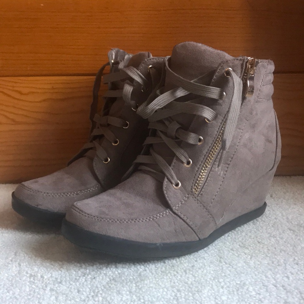 My Favorite Brown Wedges